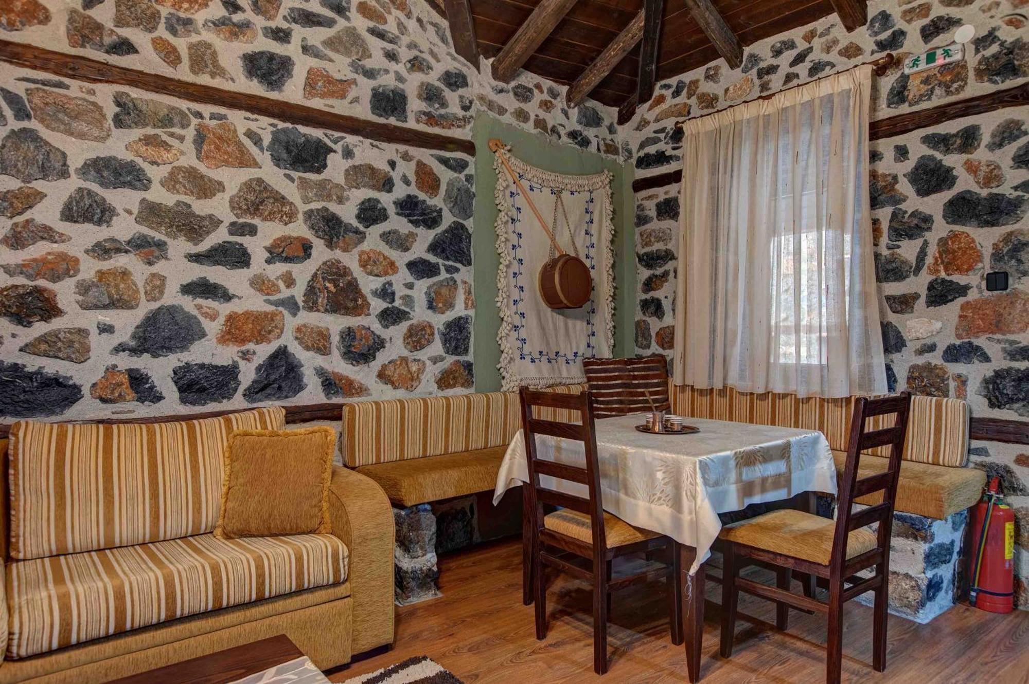Xenonas Pantheon Apartment Agios Athanasios  Ngoại thất bức ảnh